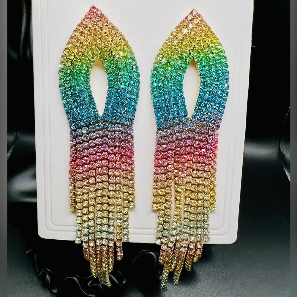 New Rainbow Gradient Crystal Drop Earrings - Picture 4 of 11